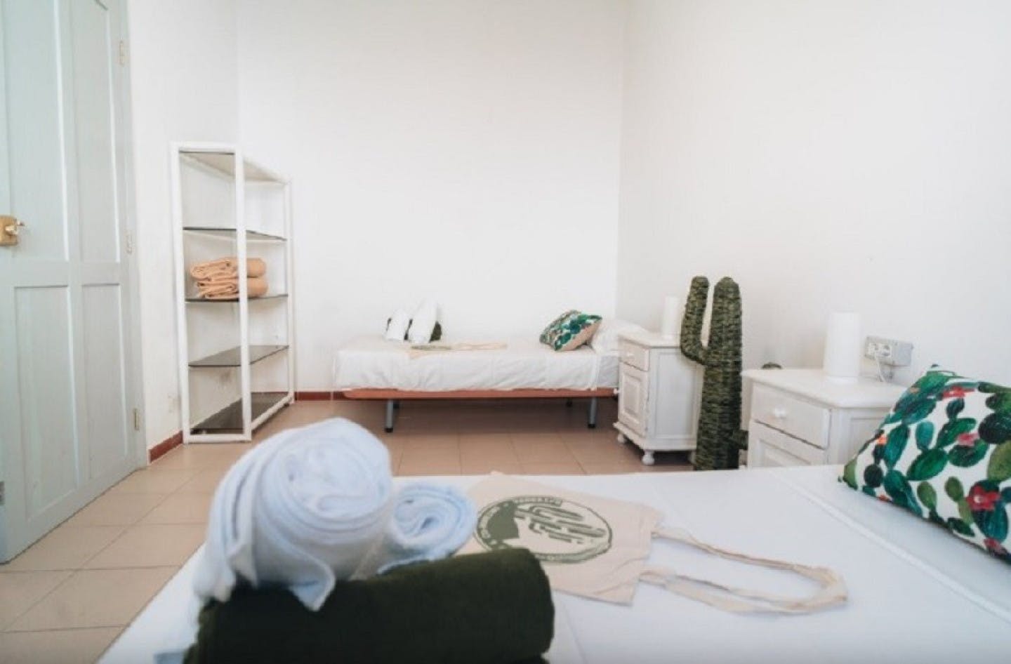 Bed In A 2-Bed Females Only Room - Sustainable Coliving and Coworking Oasis with Cultural Immersion in San Sebastian de La Gomera House - Gallery - 2