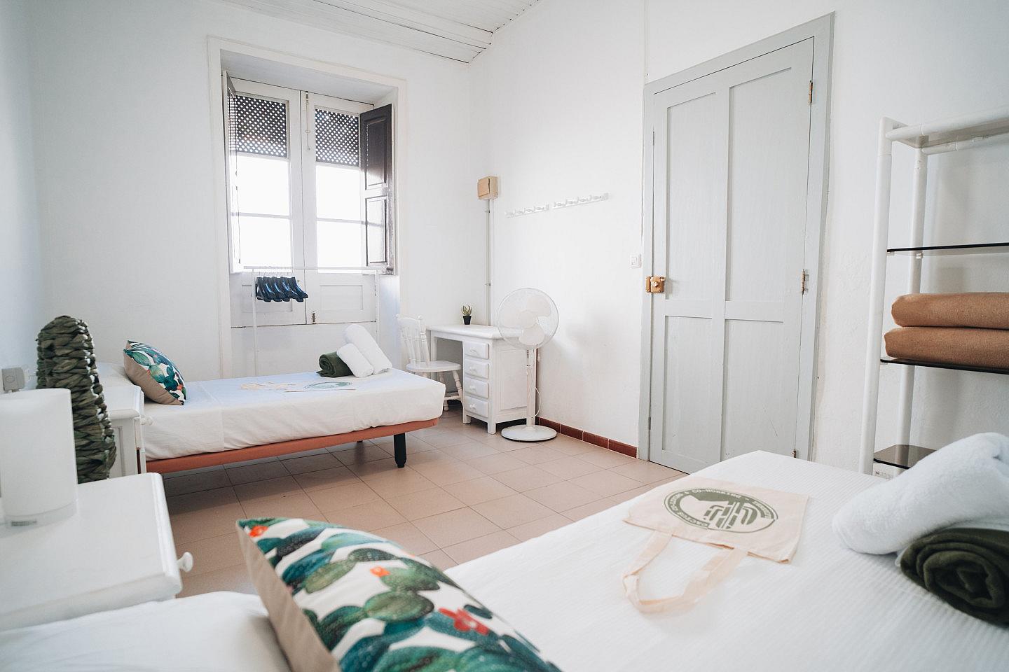Bed In A 2-Bed Females Only Room - Sustainable Coliving and Coworking Oasis with Cultural Immersion in San Sebastian de La Gomera House - Gallery - 18