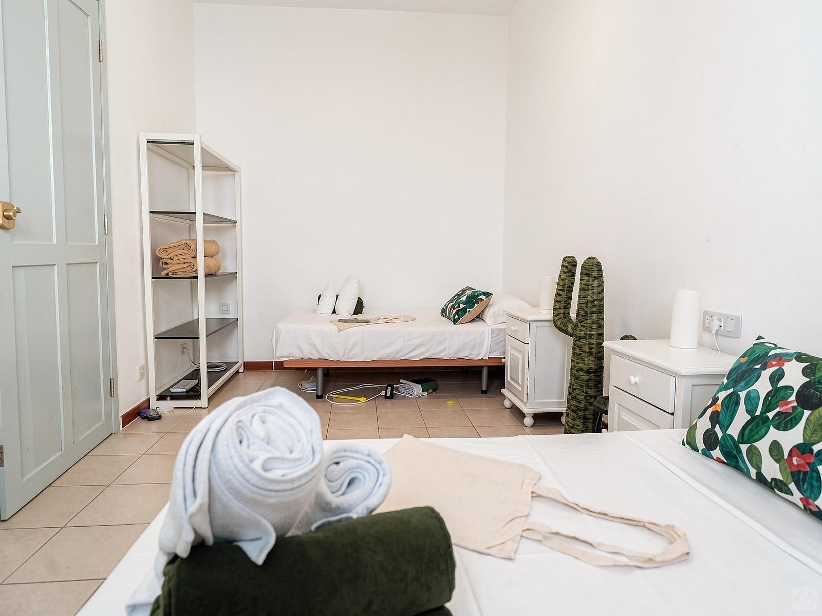 Bed In A 2-Bed Females Only Room - Sustainable Coliving and Coworking Oasis with Cultural Immersion in San Sebastian de La Gomera House - Gallery - 21
