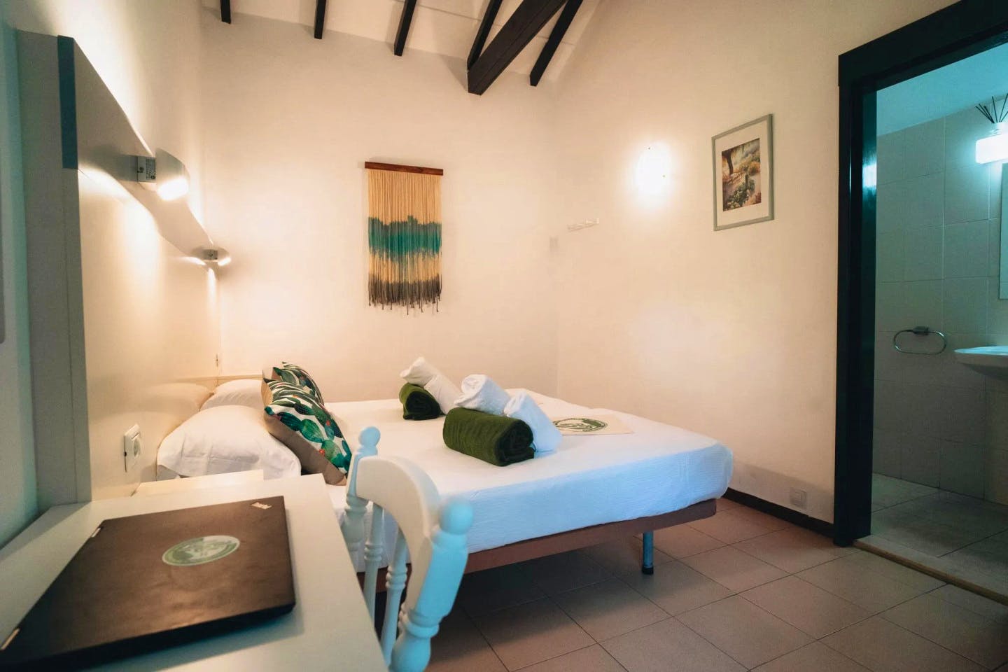 Twin Room With Private Bathroom - Sustainable Coliving and Coworking Oasis with Cultural Immersion in San Sebastian de La Gomera House - Gallery - 1