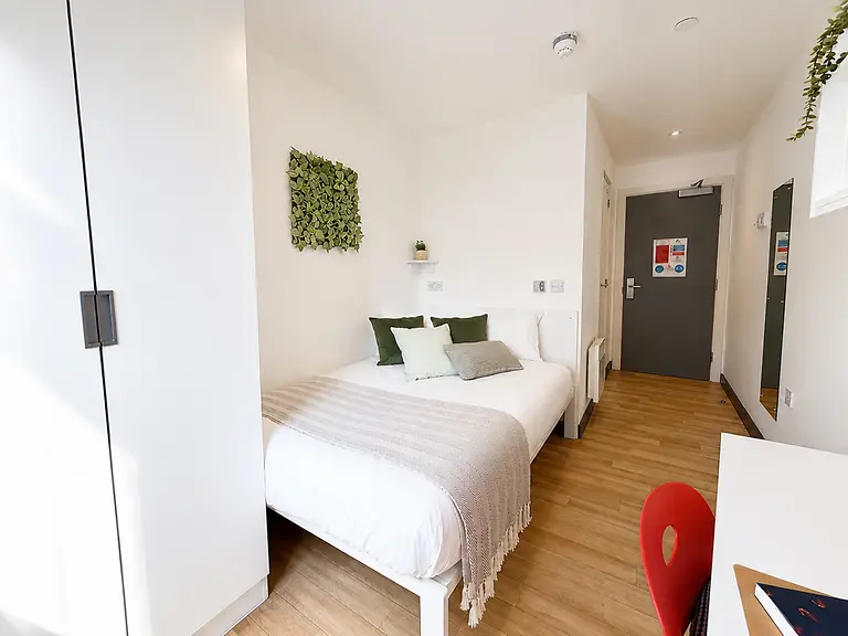 Gold En-Suite - 1