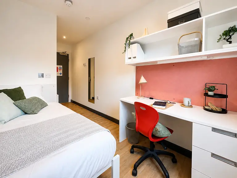 Silver En-Suite - 4