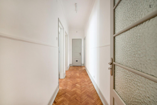 Appealing single bedroom with balcony  - Gallery -  5