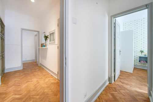 Appealing single bedroom with balcony