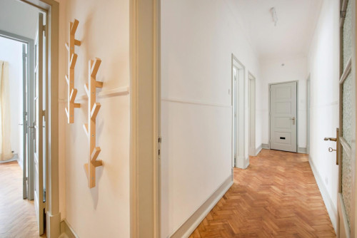 Appealing single bedroom with balcony