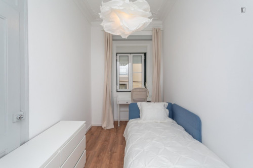 Appealing single bedroom