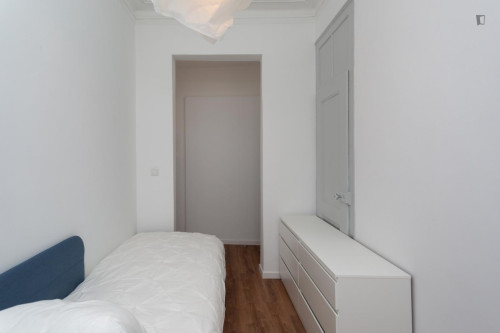 Appealing single bedroom