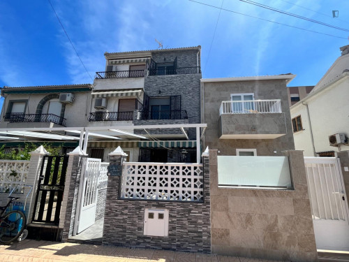 Beautiful 4 Bedroom House close to beach Playa Lisa - Gallery - 24