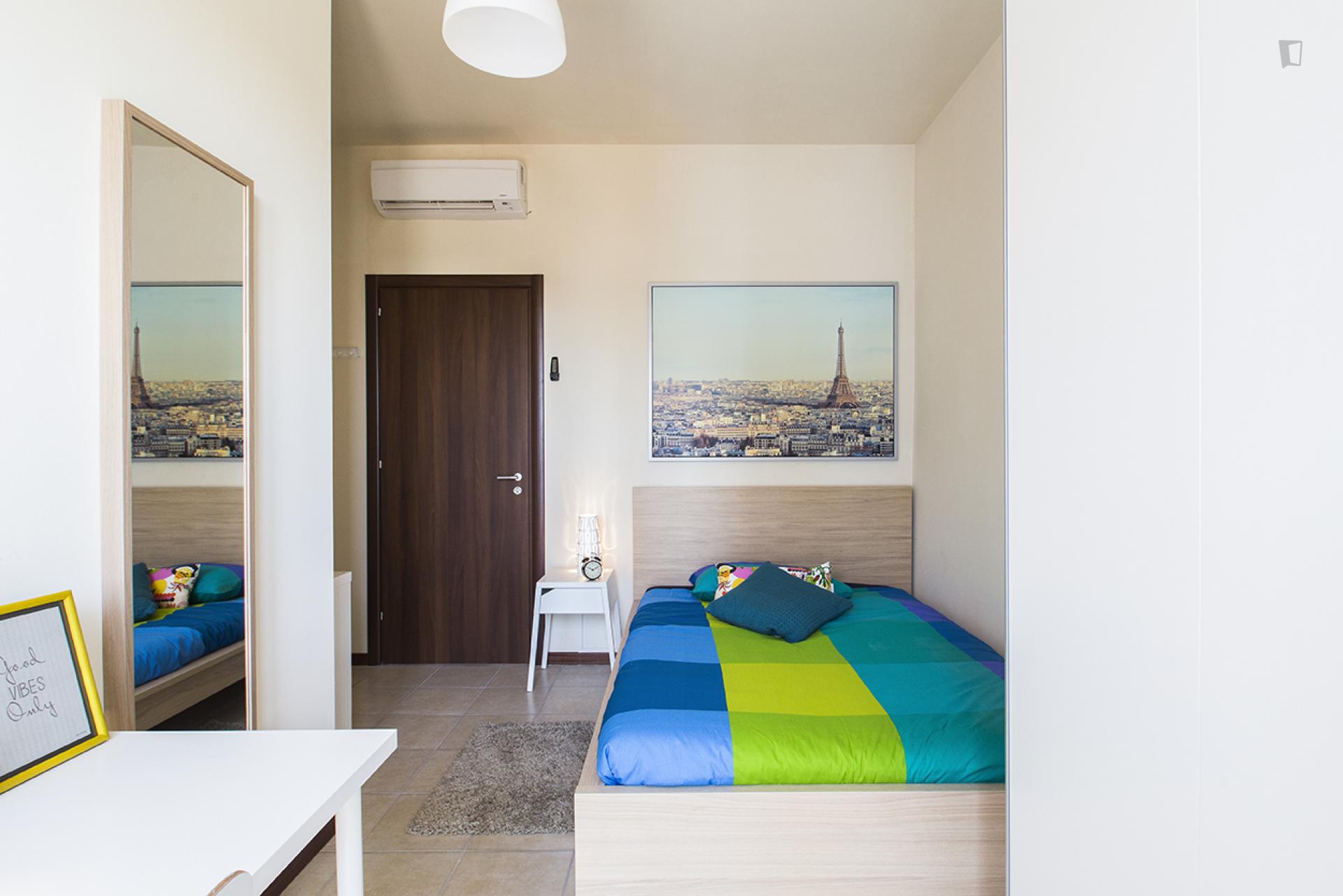 Stunning double bedroom in Centro