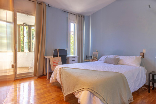 Neat and cosy double bedroom near the Barcelona Knowledge Campus 