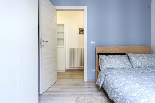 Luminous double bedroom in Centro