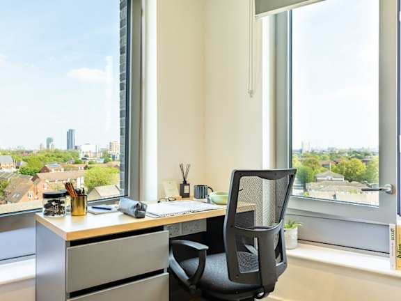  Platinum Skyline Studio  -  Great Court  - Gallery -  7