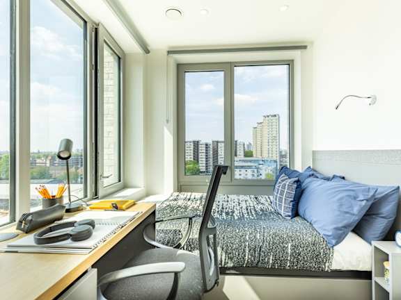  Gold Plus En Suite  -  Great Court  - Gallery -  1