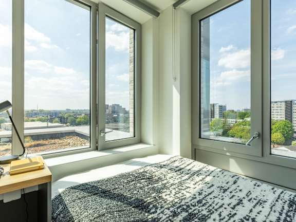  Gold Plus En Suite  -  Great Court  - Gallery -  3