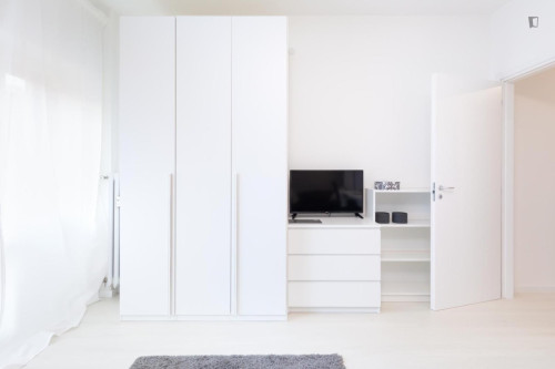 Charming double bedroom in mestre 