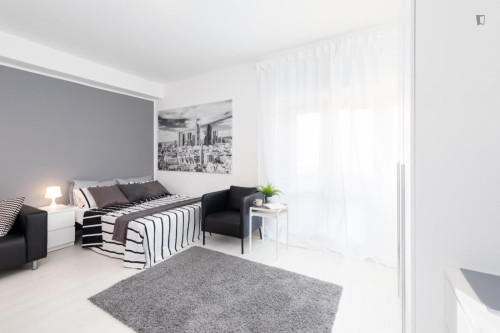 Charming double bedroom in mestre   - Gallery -  5