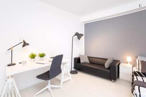 Charming double bedroom in mestre 