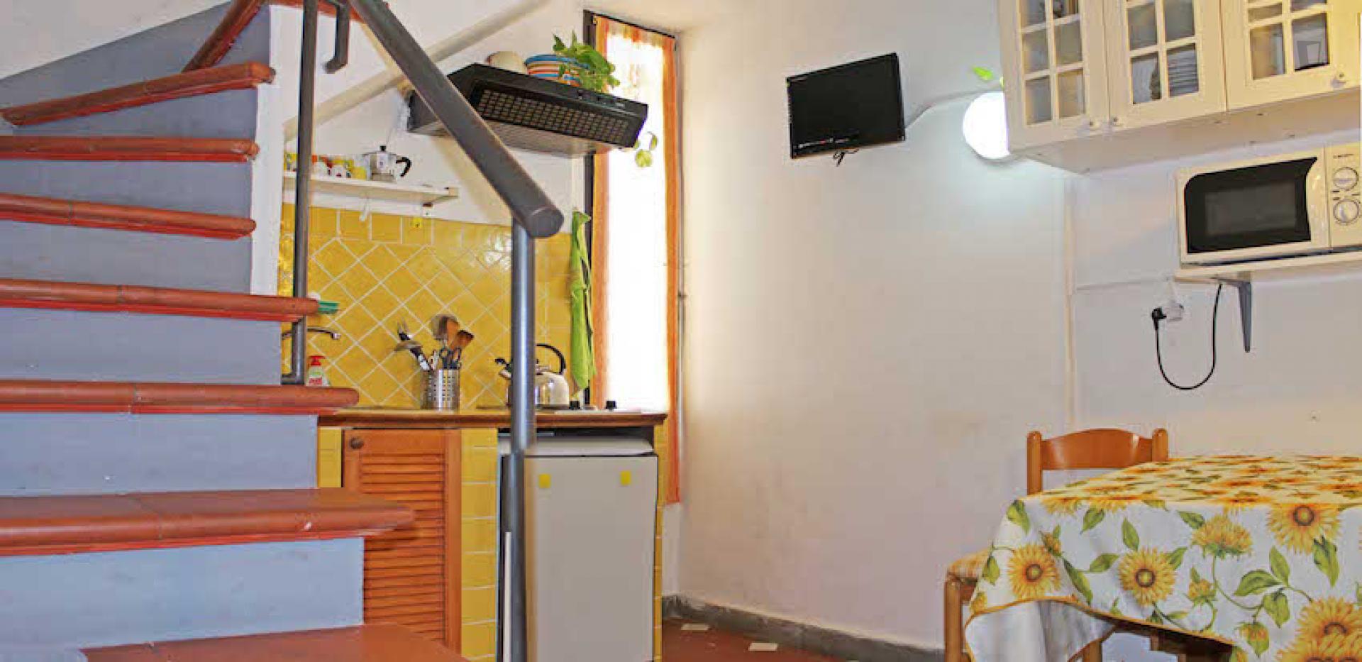 Bright studio-flat close to Lorenzo de’ Medici – The Italian International Institute