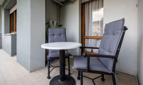 Large 2-bedroom apartment near the Udine train station 