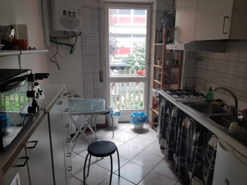 Double bedroom, with balcony, in 4-bedroom apartment