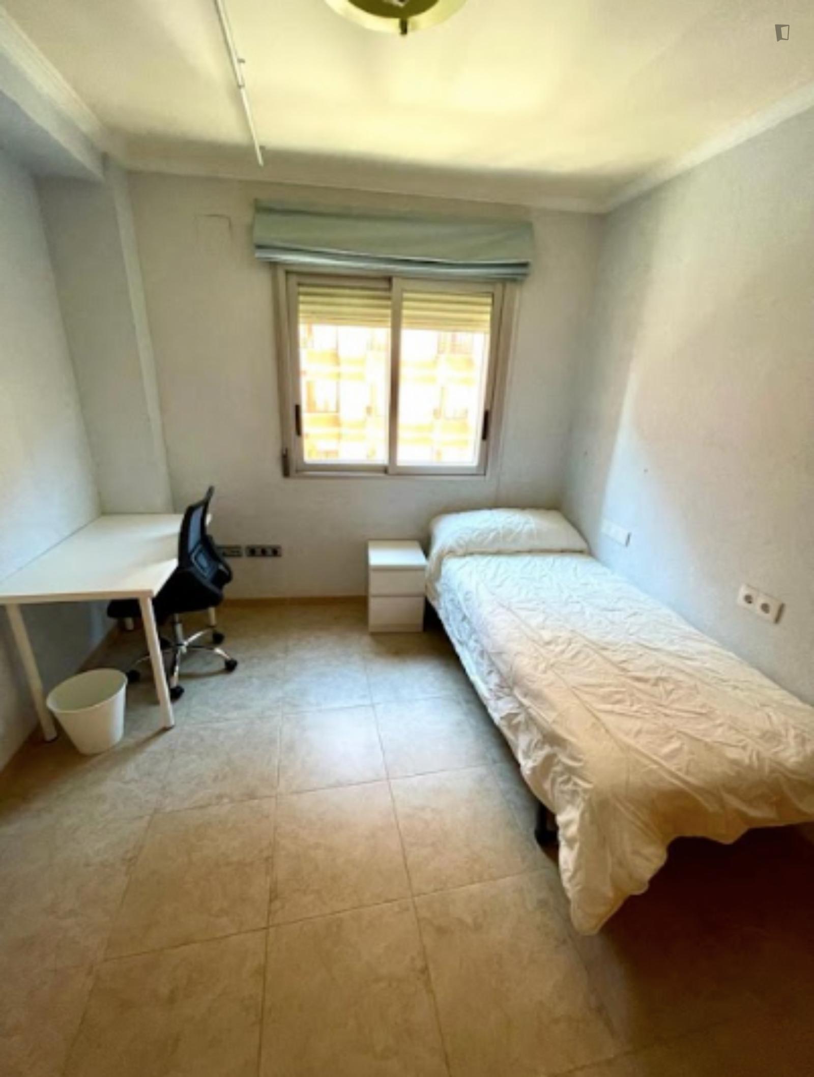 Pleasant Single Bedroom In Castellón De La Plana - 1