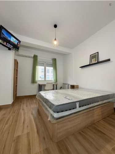 Modern Double Bedroom close to Campus Universitario Fuentenueva