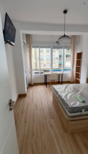 Modern Double Bedroom close to Campus Universitario Fuentenueva