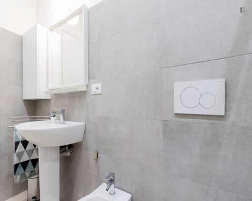 Brilliant single bedroom in Valdocco