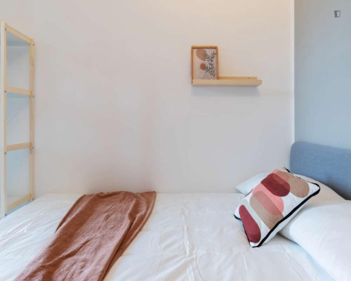 Single bedroom with a balcony, in Aurora