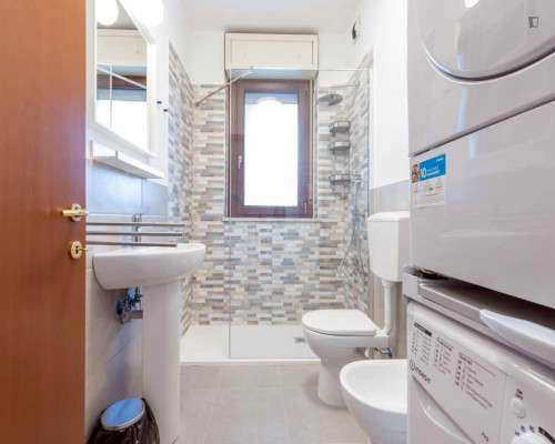 Single bedroom with a balcony, in Aurora - Gallery - 9