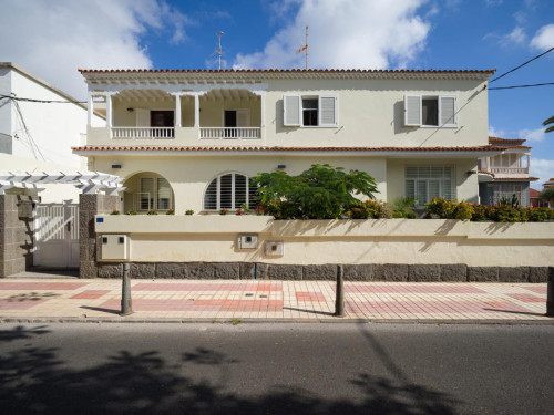 Gorgeous villa near Parque Romano