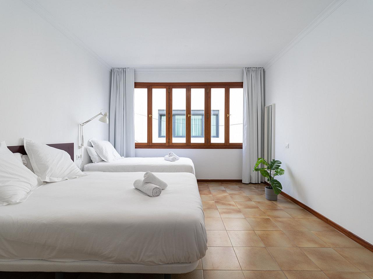 Private Double Bedroom - 14