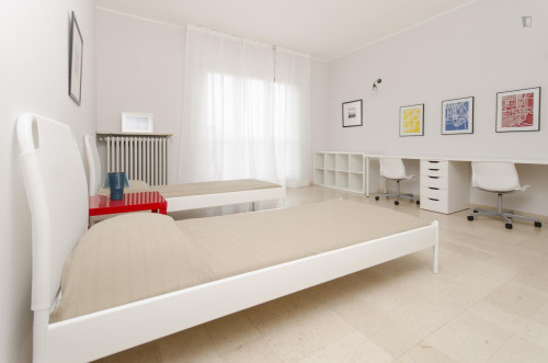 Roomy twin bedroom in the vicinity of ISAD - Institute of Design and Architecture - Gallery - 2