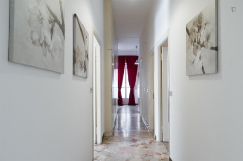 Cool double bedroom near S. Agostino metro station - Gallery - 13