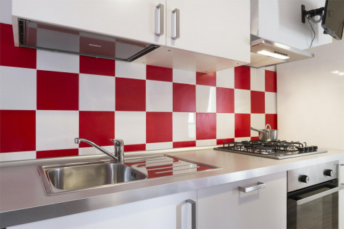 Cool double bedroom near S. Agostino metro station - Gallery - 5