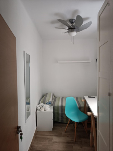 Habitación individual en piso compartido