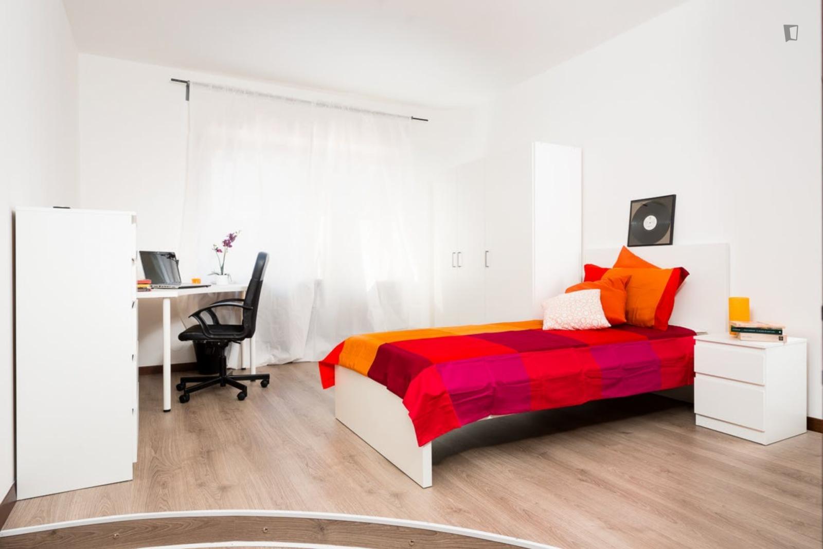 Ample Single Bedroom Near The Nizza Metro - 1