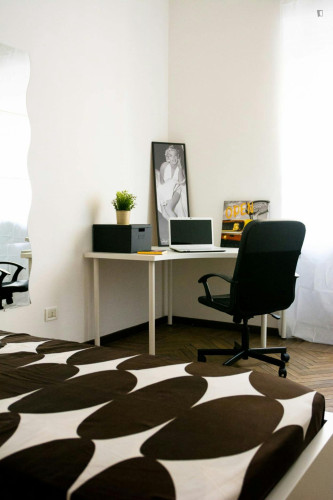 Appealing single bedroom in the Quadrilatero neighbourhood