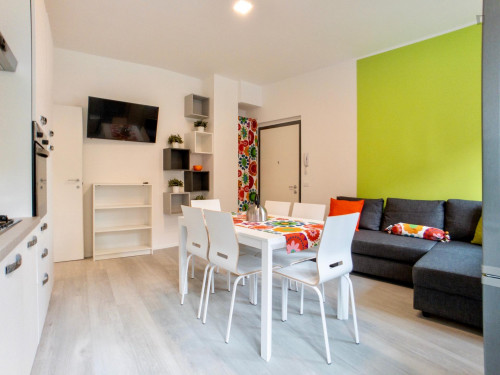 Single bed in a beautiful twin bedroom with en-suite bathroom - Gallery - 16