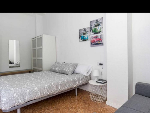 Cozy single bedroom in a property with balcony