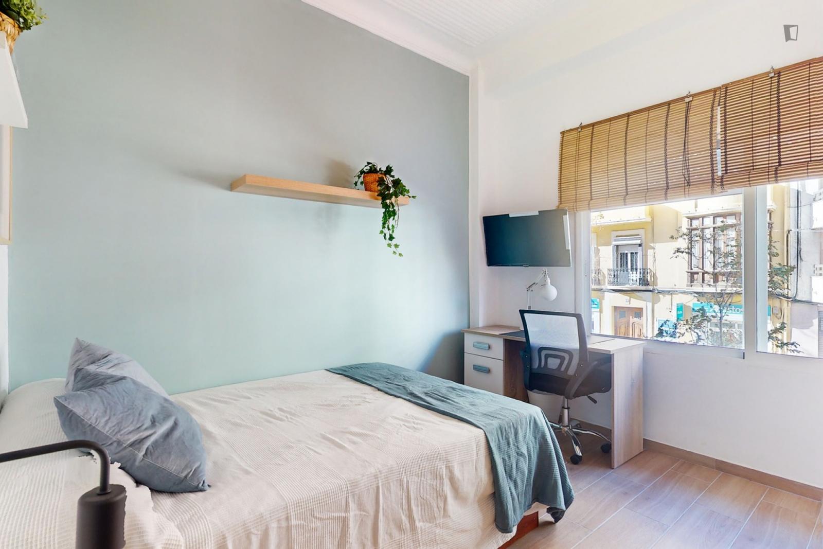  Great Looking Single Bedroom In A Property With Balcony  -  Great looking single bedroom in a property with balcony  - Gallery -  1