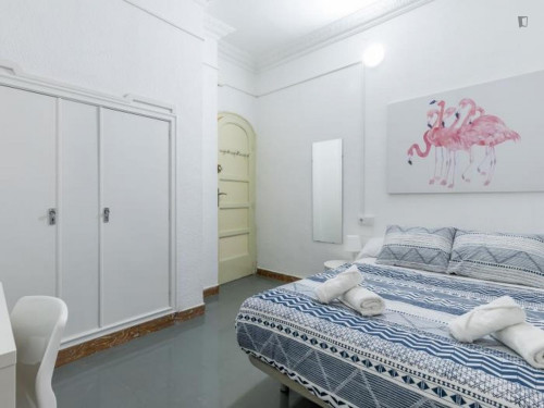 Great looking single bedroom in a property with balcony  - Gallery -  5