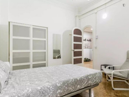 Large Appealing single bedroom in a property with balcony