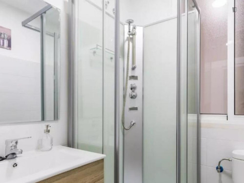 Large Appealing single bedroom in a property with balcony