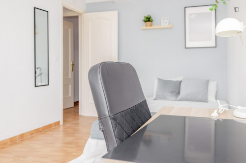Attractive single bedroom - Gallery - 6