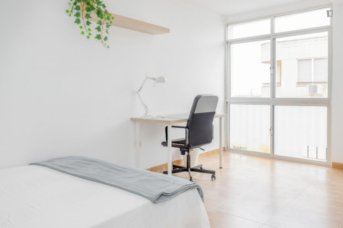 Attractive single bedroom  - Gallery -  5