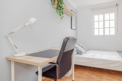 Cozy single bedroom - Gallery - 5