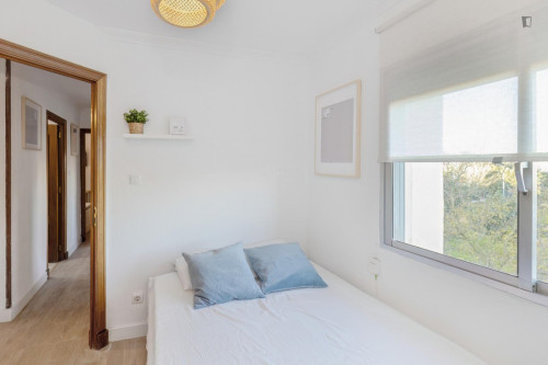 Cozy single bedroom - Gallery - 16
