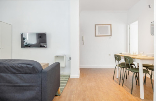 Great looking single bedroom with balcony - Gallery - 6