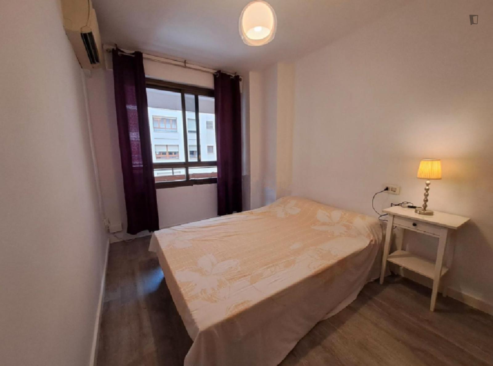  Tidy Double Bedroom Close To Parc De Ses Estacions  -  Tidy double bedroom close to Parc de ses Estacions  - Gallery -  1
